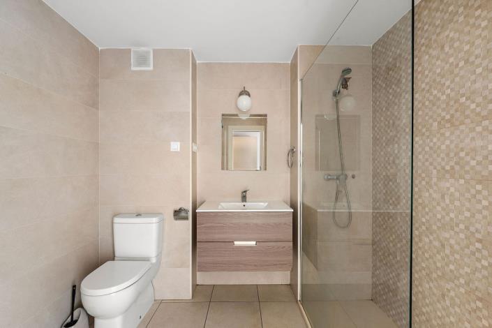 Image No.12-3 Bed Apartment for sale