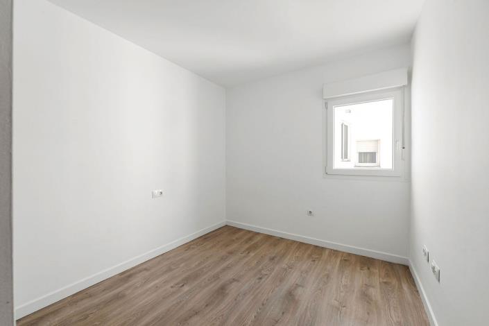 Image No.13-3 Bed Apartment for sale