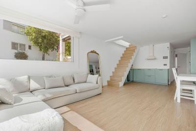 10-bb915d1cb19341576dcdc994b81ab9c5