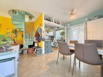 8-e64a9055bba3e77ac8aca3b893cdf826