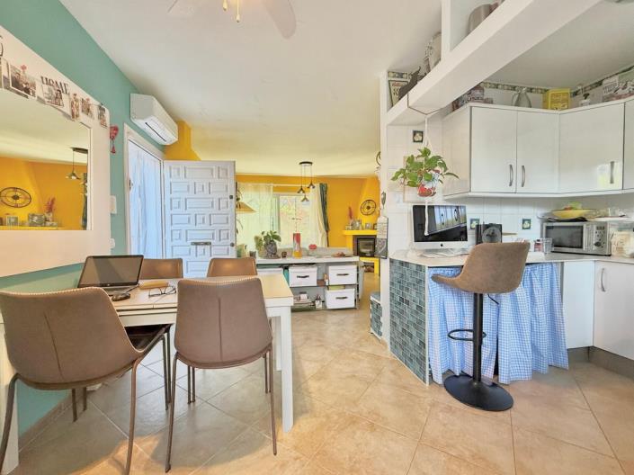 Image No.8-2 Bed Semi-Detached for sale