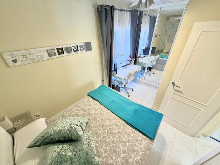 Image No.21-2 Bed Semi-Detached for sale