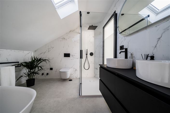 Image No.13-3 Bed Property for sale