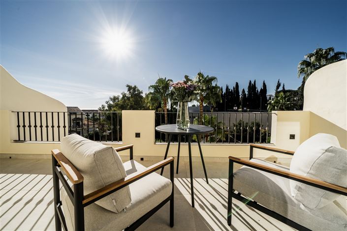 Image No.8-3 Bed Property for sale