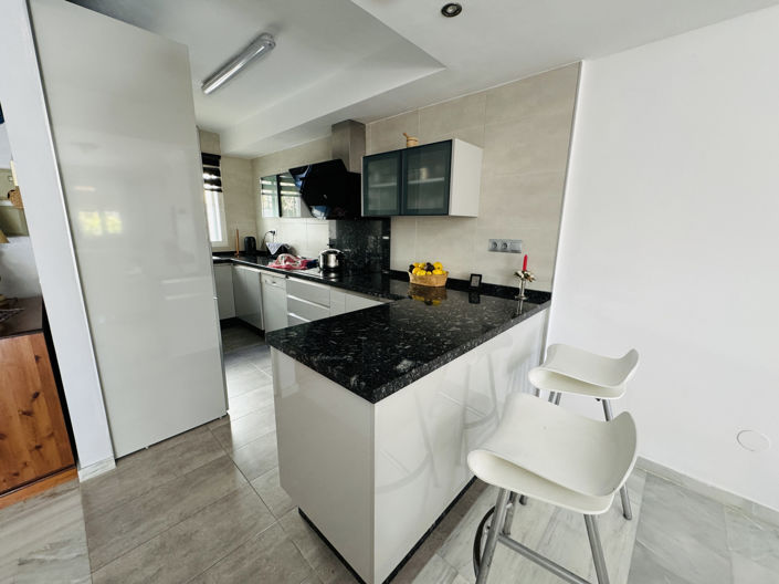 Image No.9-3 Bed Townhouse for sale