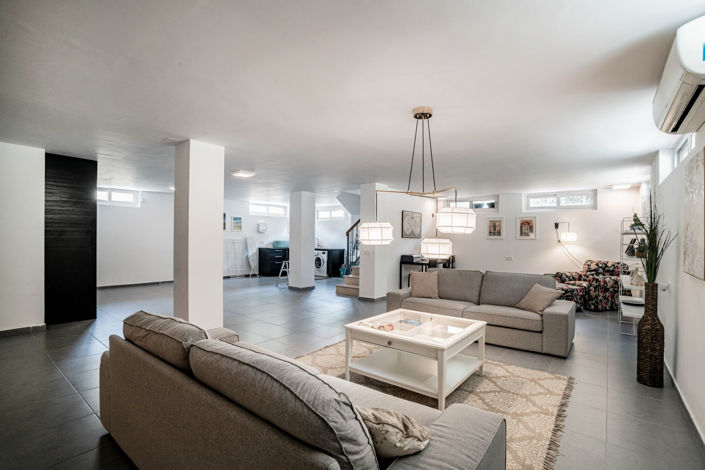 Image No.12-3 Bed Villa for sale