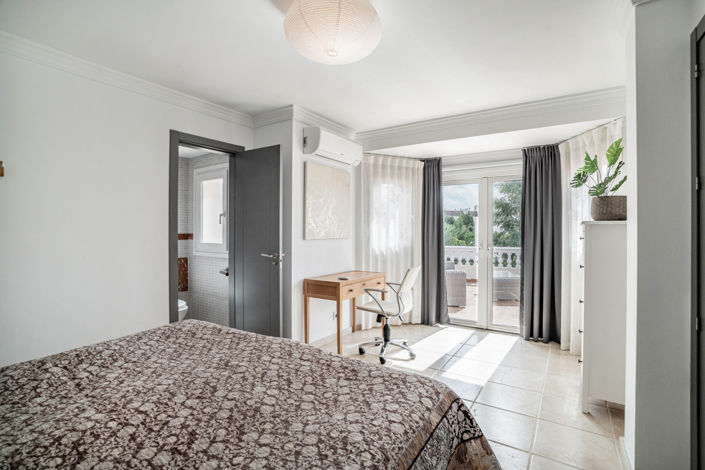 Image No.15-3 Bed Villa for sale