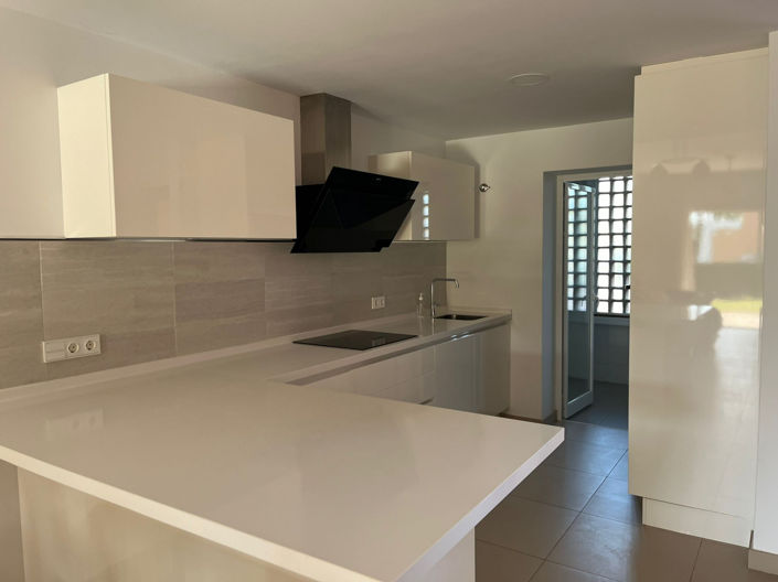 Image No.10-3 Bed Townhouse for sale