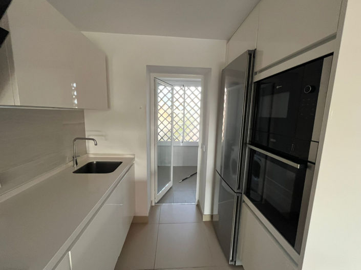 Image No.12-3 Bed Townhouse for sale