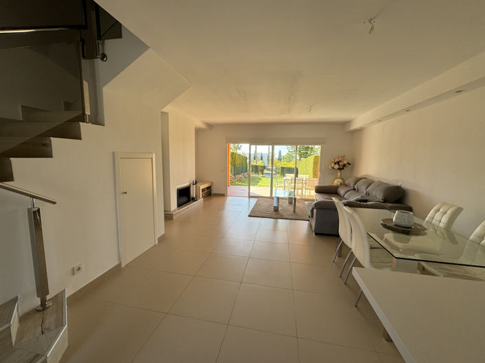 Image No.13-3 Bed Townhouse for sale