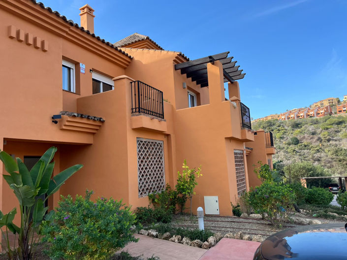 Image No.2-3 Bed Townhouse for sale