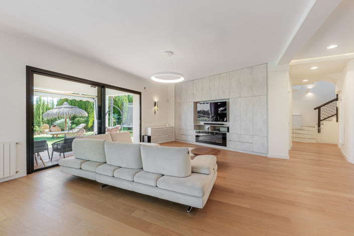 Image No.6-5 Bed Villa for sale