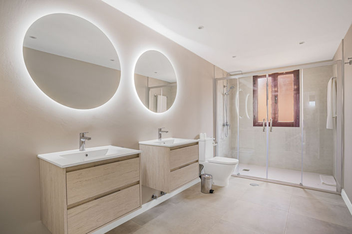 Image No.5-3 Bed Property for sale