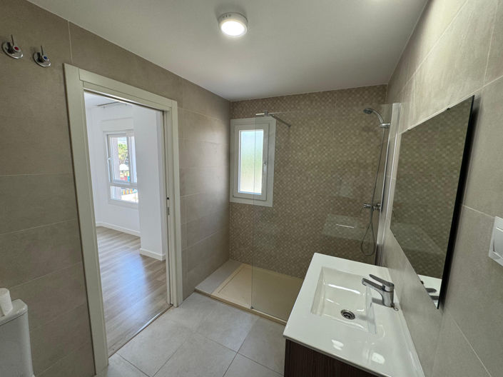 Image No.21-2 Bed Apartment for sale