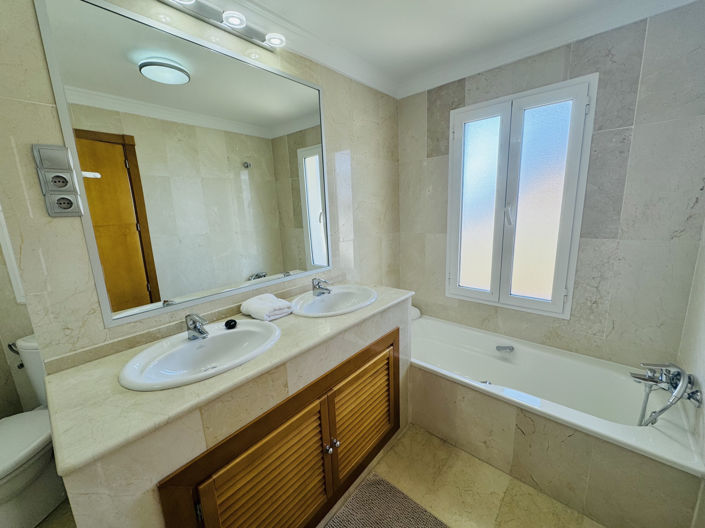 Image No.20-2 Bed Apartment for sale