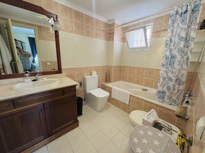 Image No.14-2 Bed Apartment for sale