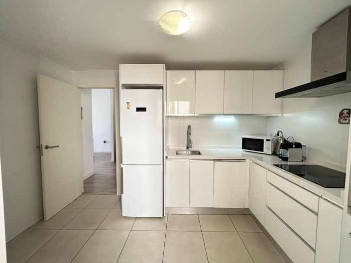 Image No.13-3 Bed Apartment for sale