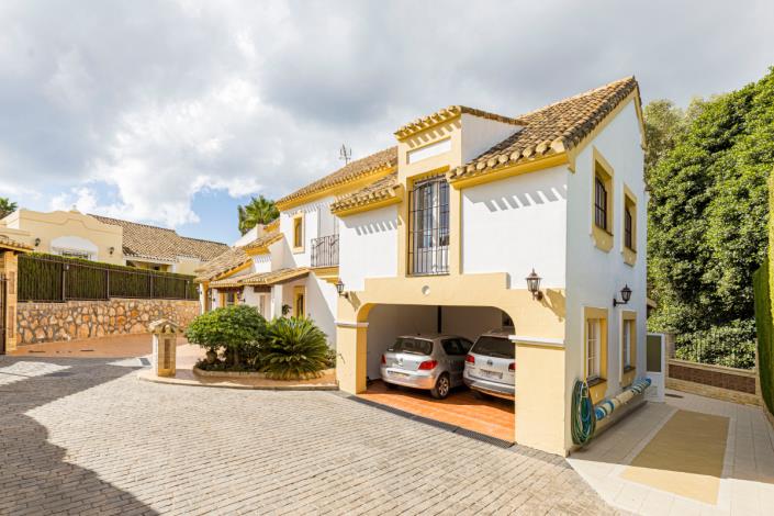 Image No.35-5 Bed Villa / Detached for sale