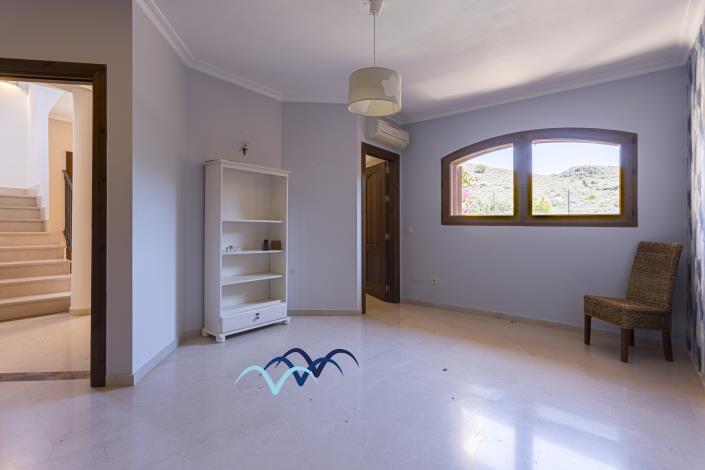 Image No.25-3 Bed Semi-Detached for sale