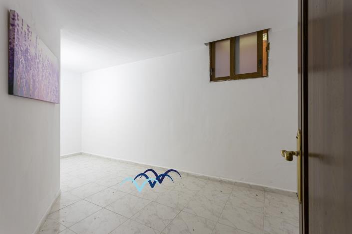 Image No.36-3 Bed Semi-Detached for sale