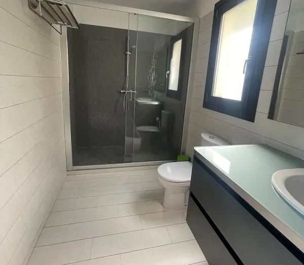 Image No.29-5 Bed Villa / Detached for sale