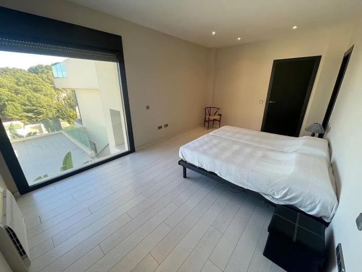 Image No.28-5 Bed Villa / Detached for sale