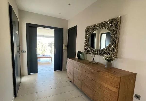 Image No.34-5 Bed Villa / Detached for sale