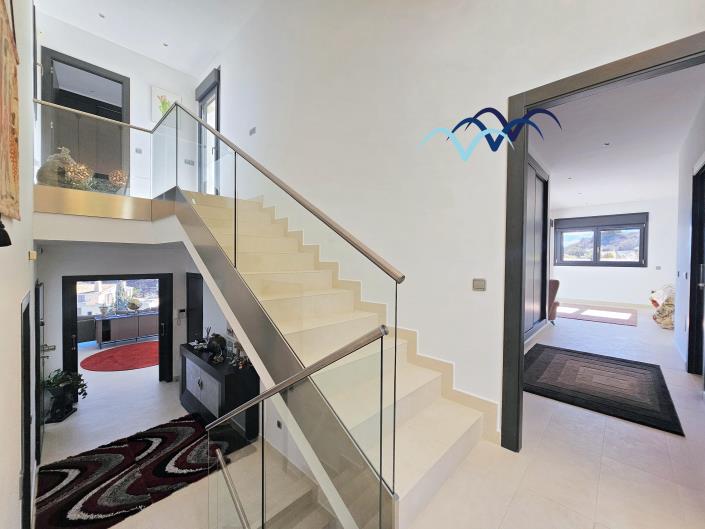 Image No.27-5 Bed Villa / Detached for sale