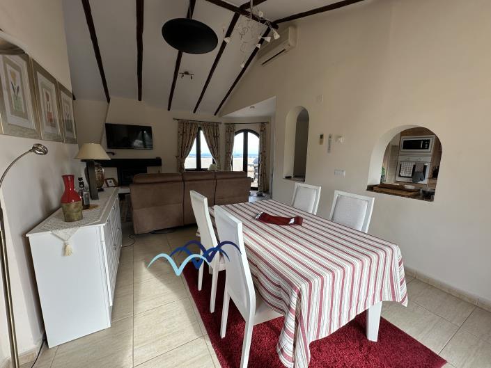 Image No.8-4 Bed Villa / Detached for sale