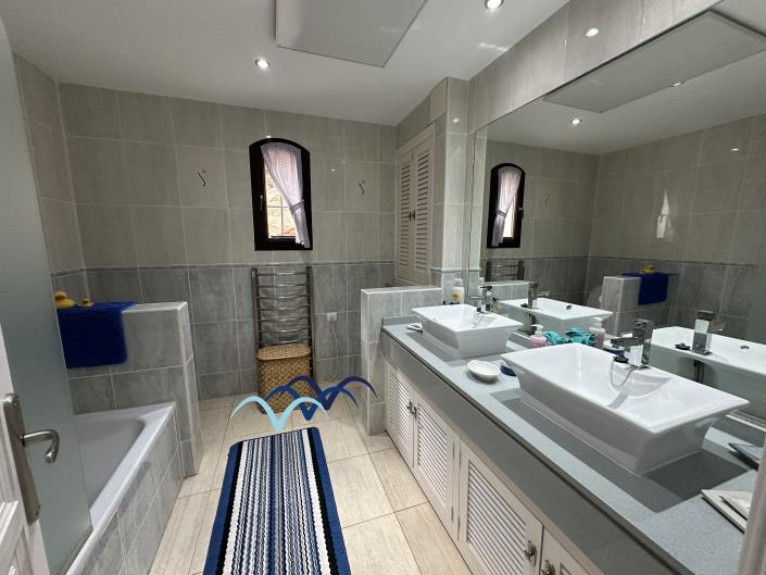 Image No.25-4 Bed Villa / Detached for sale