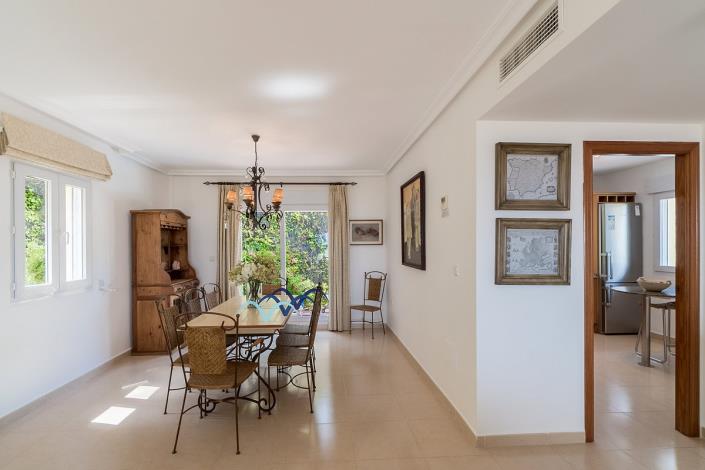 Image No.20-4 Bed Villa / Detached for sale