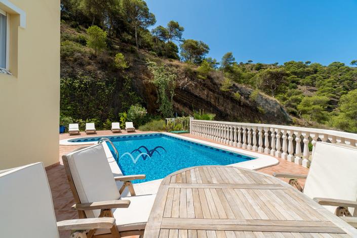 Image No.27-4 Bed Villa / Detached for sale