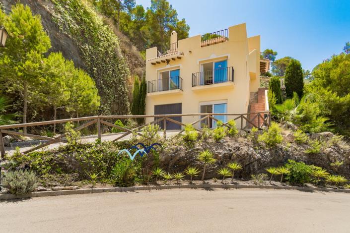 Image No.25-4 Bed Villa / Detached for sale