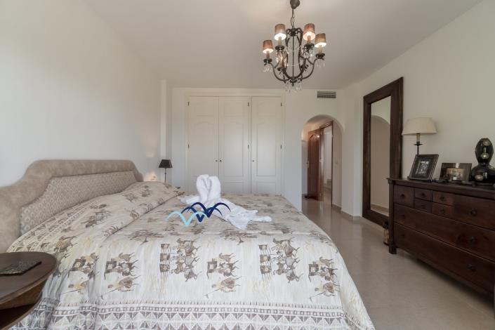 Image No.39-4 Bed Villa / Detached for sale