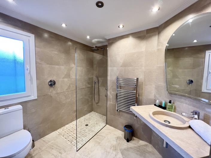 Image No.13-3 Bed Villa / Detached for sale