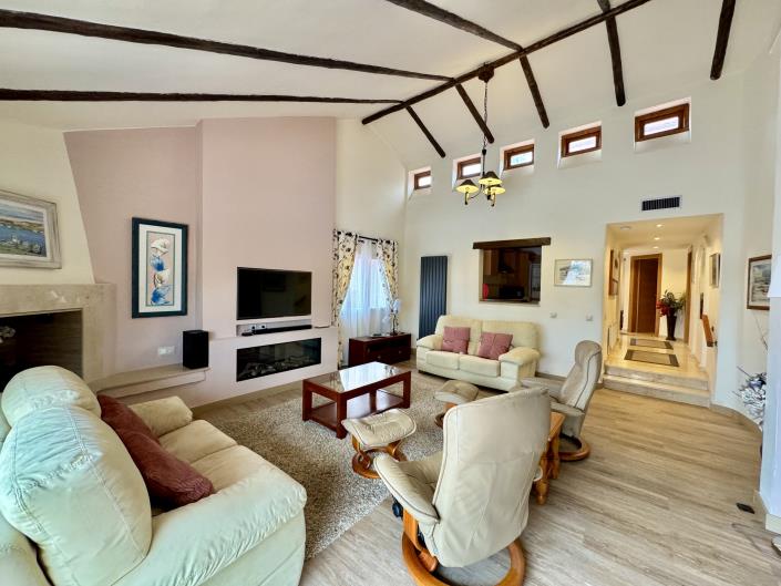 Image No.8-3 Bed Villa / Detached for sale