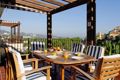 3--LTMM3-Outside-Dining