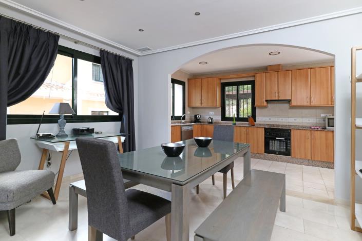 Image No.9-5 Bed Semi-Detached for sale