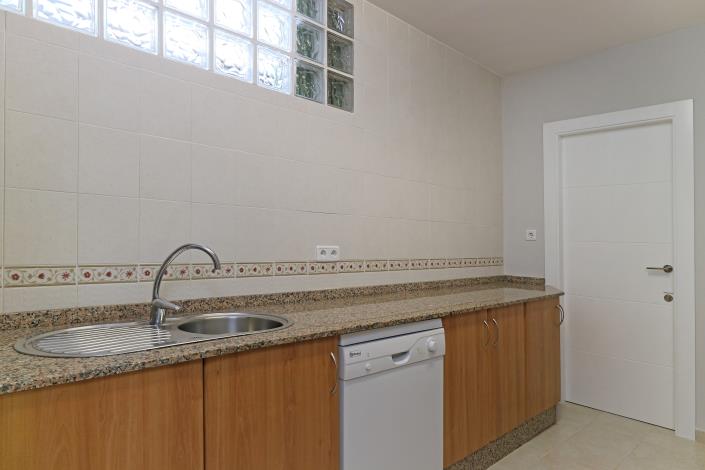 Image No.21-5 Bed Semi-Detached for sale