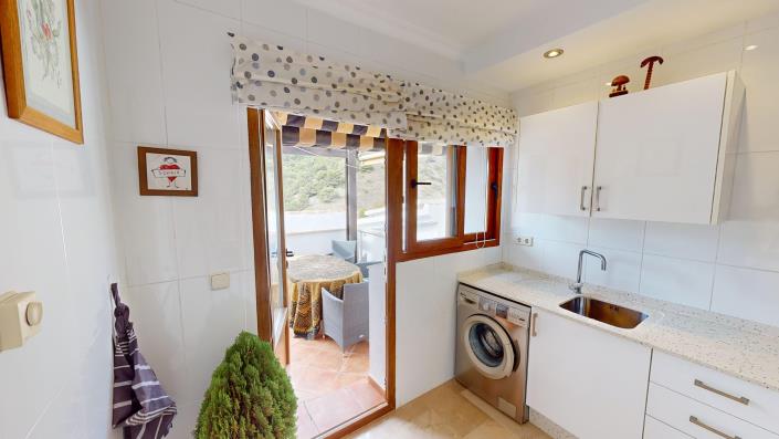 Image No.12-2 Bed Villa / Detached for sale