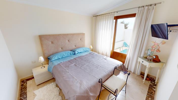 Image No.18-2 Bed Villa / Detached for sale