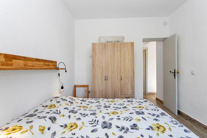 Image No.21-2 Bed Property for sale