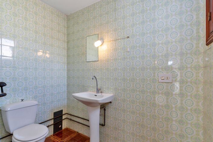 Image No.36-2 Bed Property for sale