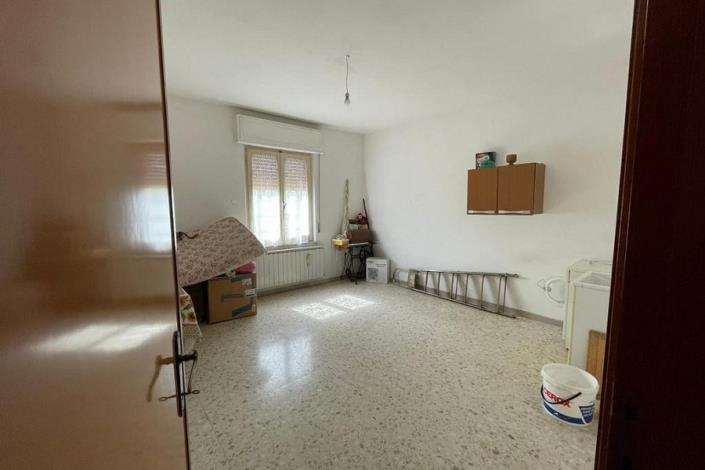 Image No.12-3 Bed Country House for sale