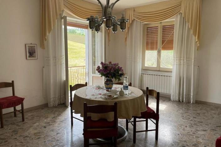 Image No.11-3 Bed Country House for sale