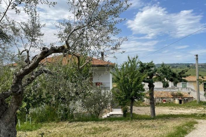 Image No.17-3 Bed Country House for sale