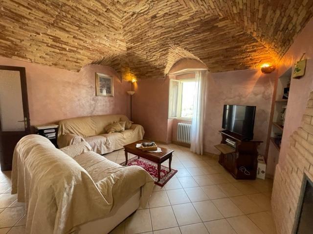 Image No.3-3 Bed Townhouse for sale