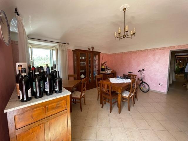 Image No.11-3 Bed Townhouse for sale