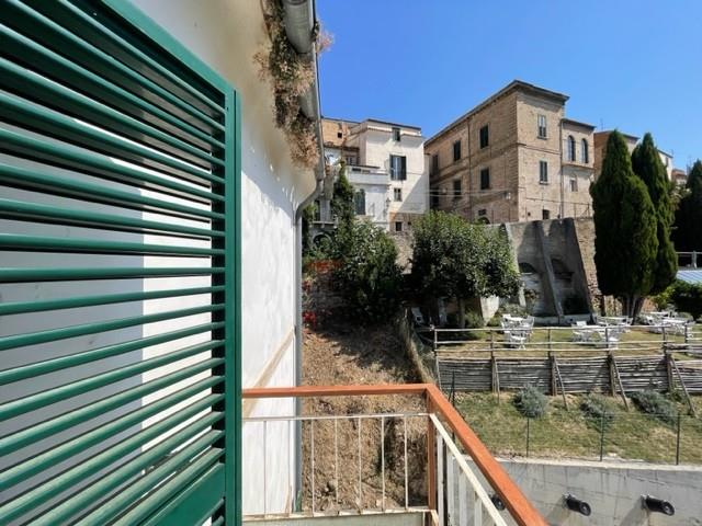 Image No.39-3 Bed Townhouse for sale