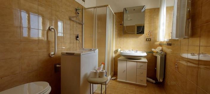 Image No.10-4 Bed Country House for sale